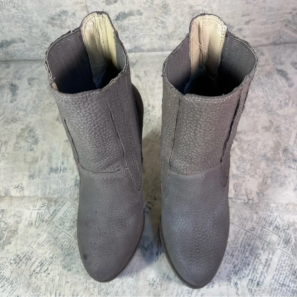 BCBGMaxAzria Virginia Taupe Leather Platform Stiletto Pull On Tall Boots Nubuck